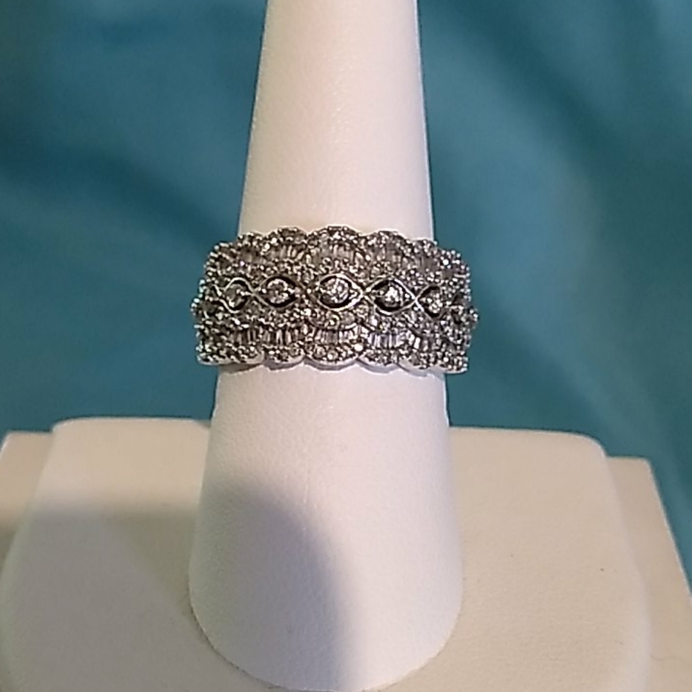 Vintage Style 10K WG 1.0ctw Diamond Ring - Picture 5 of 13